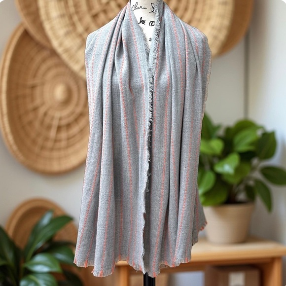 NWT Universal Thread Grey Oblong Scarf with Coral Colored Stripe - Picture 2 of 8